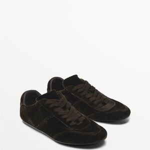 Women’s brown sneakers